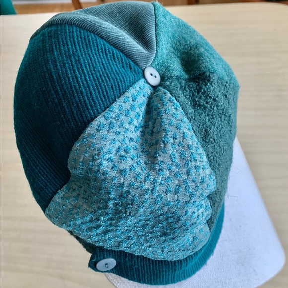 Beautiful reversable fall Cap - Picture 2 of 6